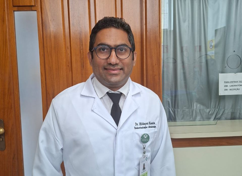 Orgulho da Zambézia: Dr. Hidayat Kassim conclui especialização em Endocrinologia no Brasil